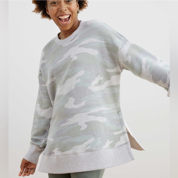 Matching American Eagle Camo Sweatshirt and Sweatpants - Picture 3 of 12